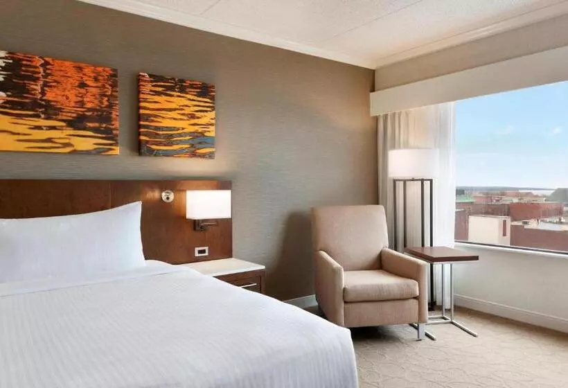 اتاق استاندارد با تخت بزرگ, Delta Hotels By Marriott Saint John