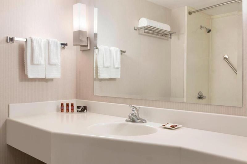 Standard Room King Size Bed, Delta Hotels By Marriott Saint John