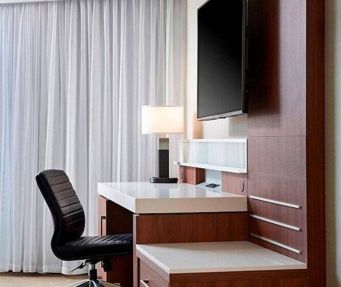 חדר סטנדרט שתי מיטות זוגיות, Delta Hotels By Marriott Toronto Mississauga