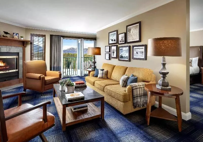 キングサイズベッドのエクゼクティブ, Fairmont Chateau Whistler