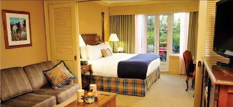 キングサイズベッドのジュニアスイート, Fairmont Chateau Whistler
