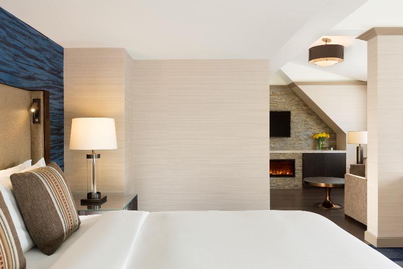 سوئیت با تخت بزرگ, Fairmont Chateau Whistler