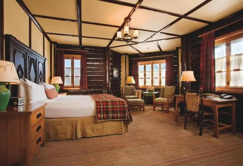 キングサイズベッドのスタンダードルーム, Fairmont Le Chateau Montebello