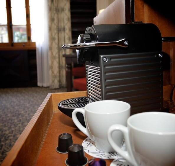 غرفة ديلوكس سرير كينج ذات إطلالة, Fairmont Le Chateau Montebello