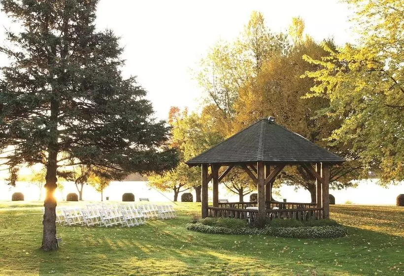 景色の見えるデラックスルーム, Fairmont Le Chateau Montebello