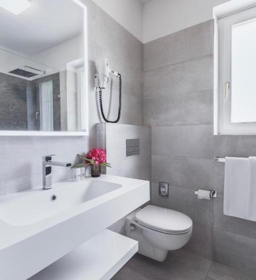 标准间, Garni Elena