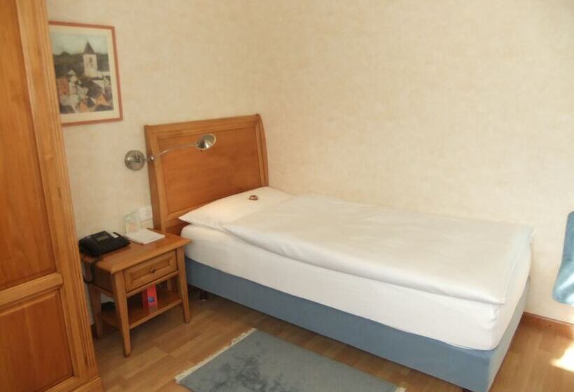 اتاق استاندارد یک نفره, Hecht Appenzell