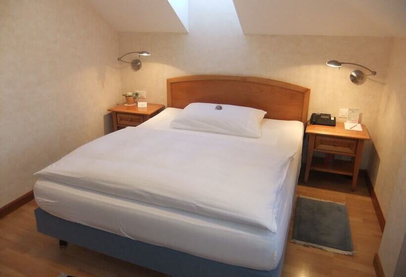 חדר סטנדרט יחיד, Hecht Appenzell