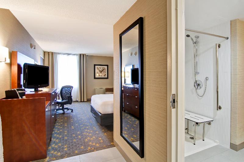 غرفة قياسية لذوى الاحتياجات الخاصة, Holiday Inn Oakville Centre, An Ihg