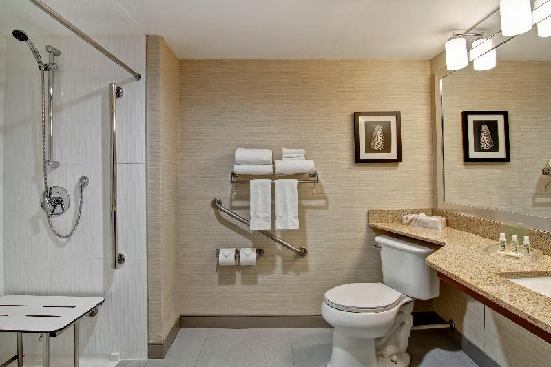 Номер Стандарт Адаптированный для Инвалидов, Holiday Inn Oakville Centre, An Ihg
