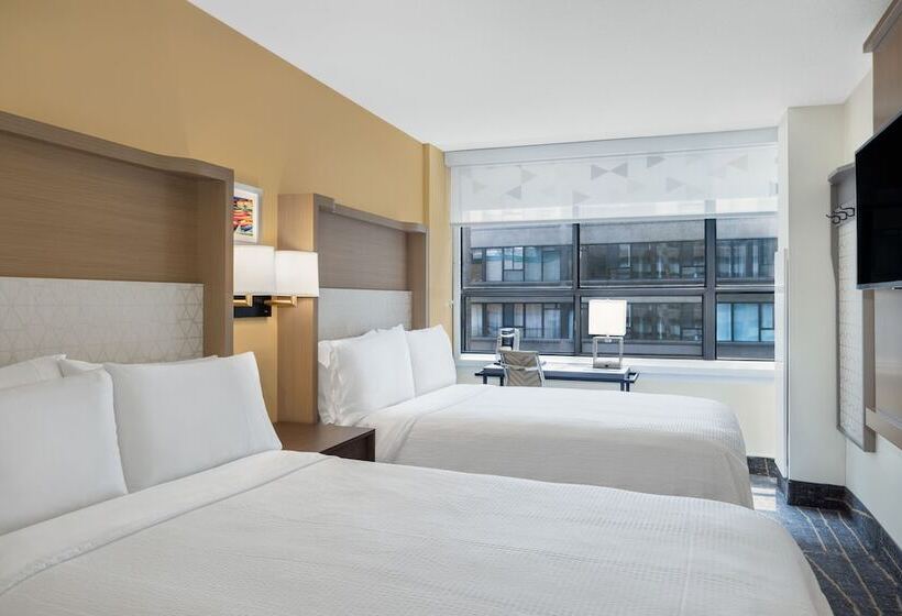 带2个双人床的标准工作室, Holiday Inn Toronto Downtown Centre, An Ihg
