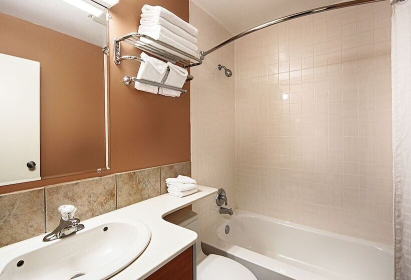 غرفه قياسيه سريرين مزدوجين, Jasper Inn & Suites By Innhotels