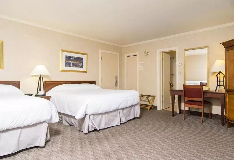 Perhehuone, Mount Peyton Resort & Conference Centre