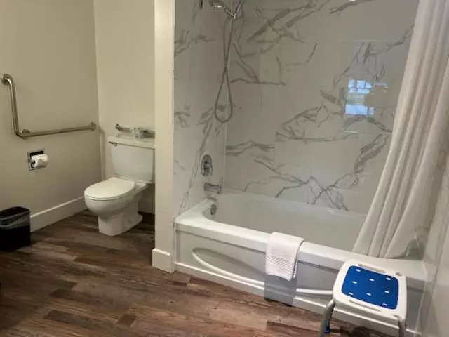 اتاق استاندارد برای معلولان, Penticton, Independent