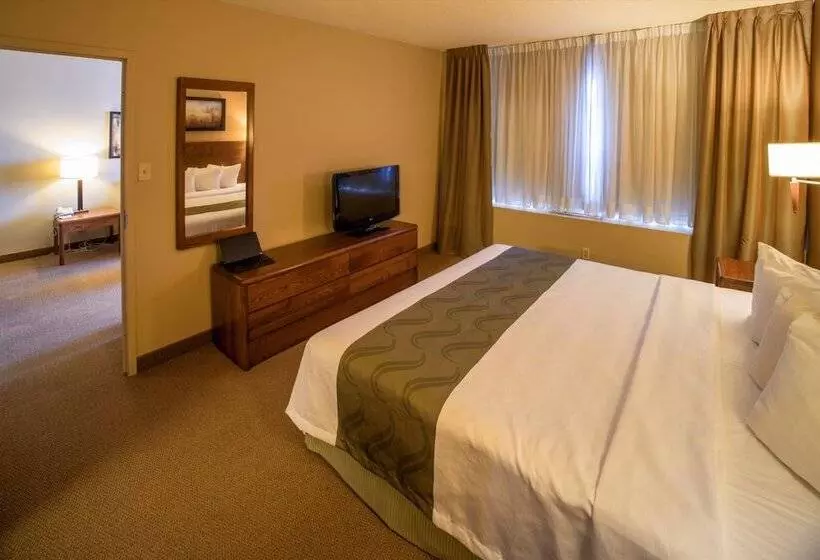 سوییت, Quality Inn & Suites Pe Trudeau Airport