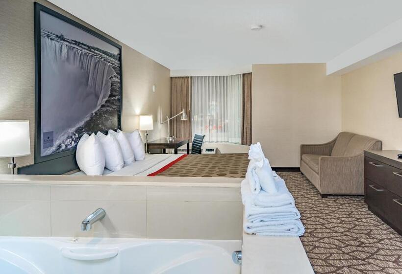 キングサイズベッドのスイートルーム, Ramada By Wyndham Niagara Falls Near The Falls