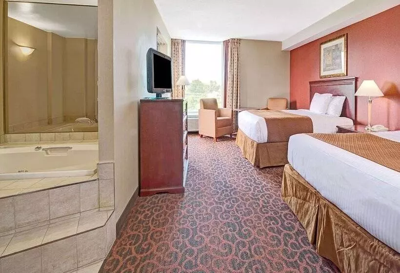 Deluxe-studio, Ramada By Wyndham Niagara Falls/fallsview