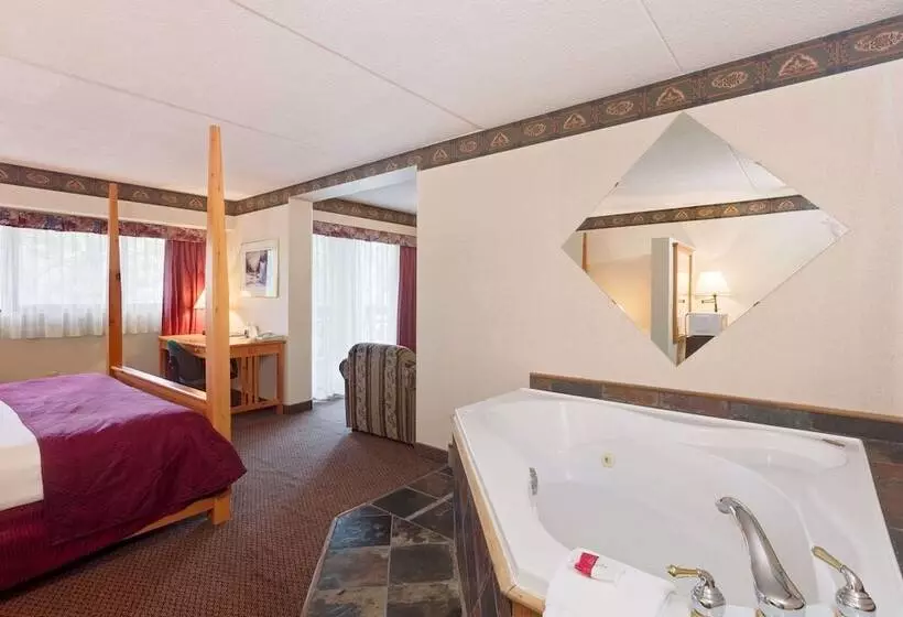 ハイドロマッサージバス付きスイート, Ramada By Wyndham Pinewood Park Resort North Bay