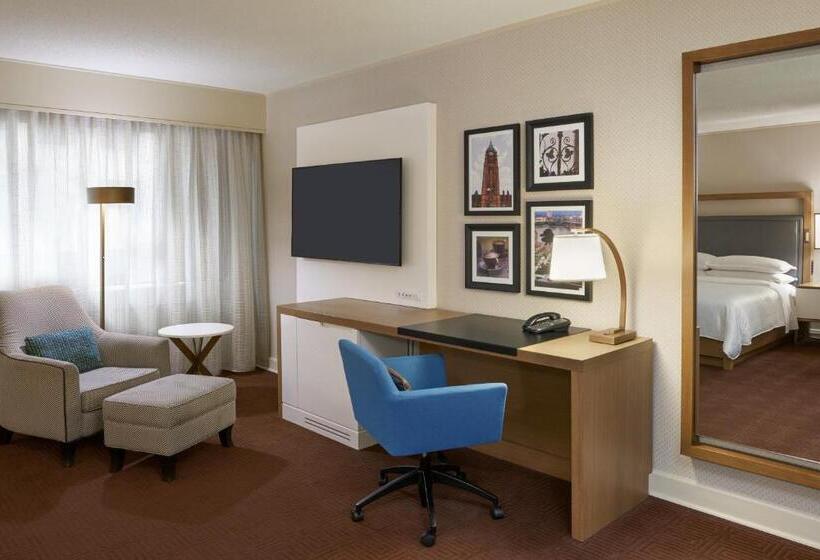 غرفة كلوب سرير كينج, Sheraton Ottawa