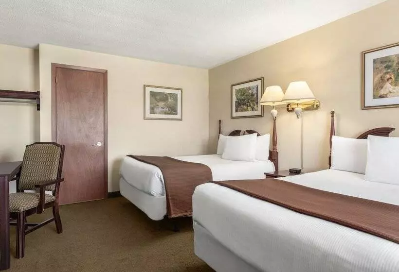 اتاق استاندارد, Travelodge By Wyndham Kingston Lasalle