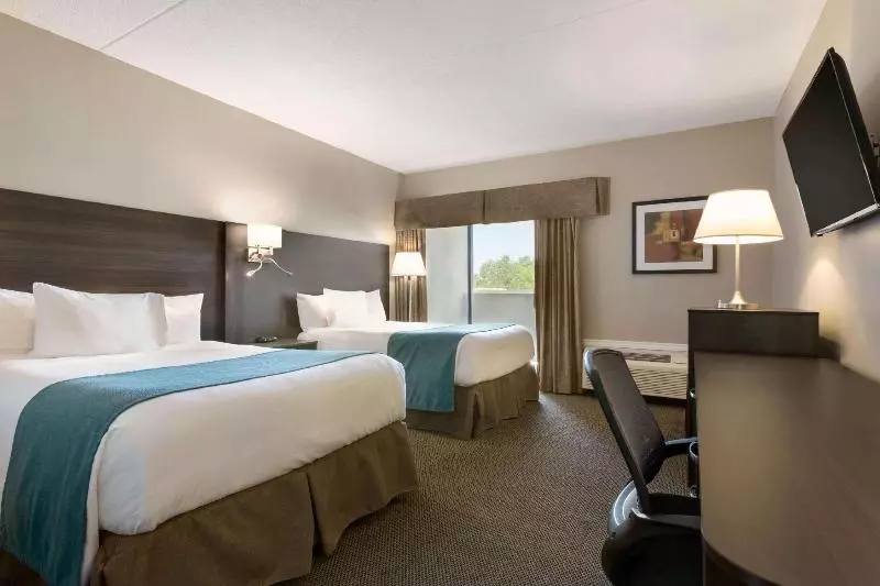 اتاق استاندارد, Travelodge By Wyndham Kingston Lasalle