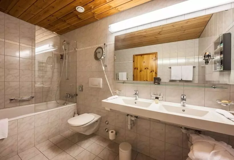 سوییت جونیور, Waldhotel Arosa