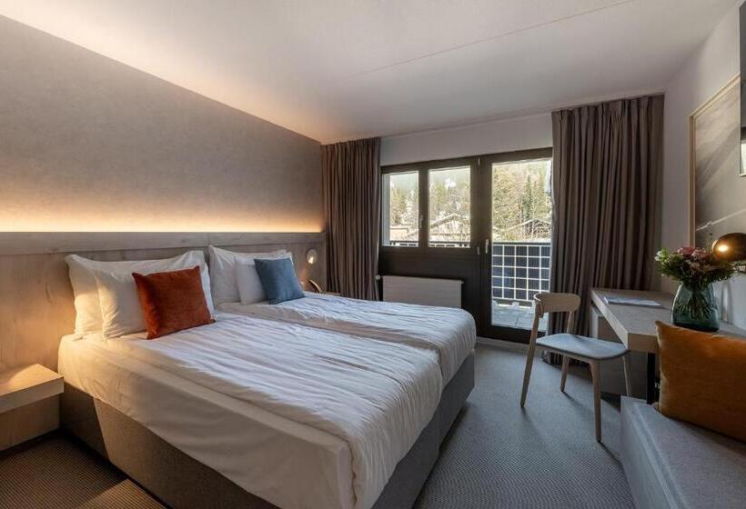 חדר סטנדרט עם מרפסת, Victoria Hotel & Residence