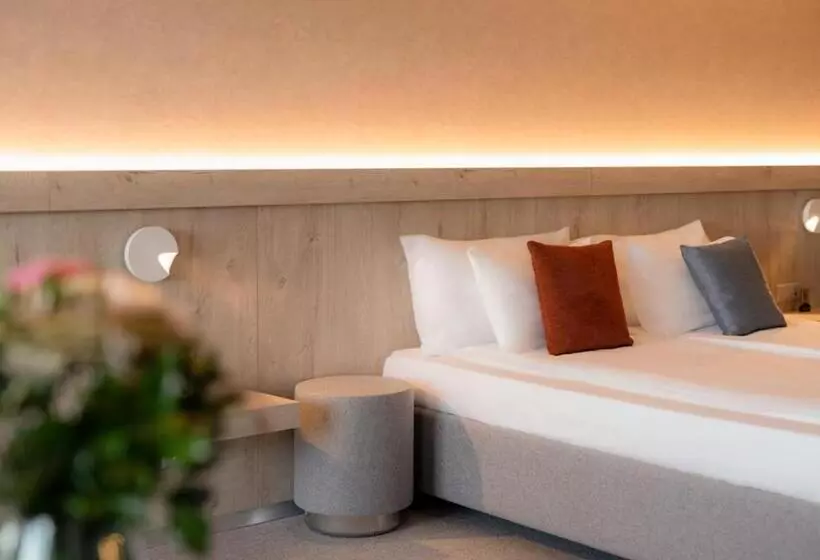 デラックスルーム, Victoria Hotel & Residence