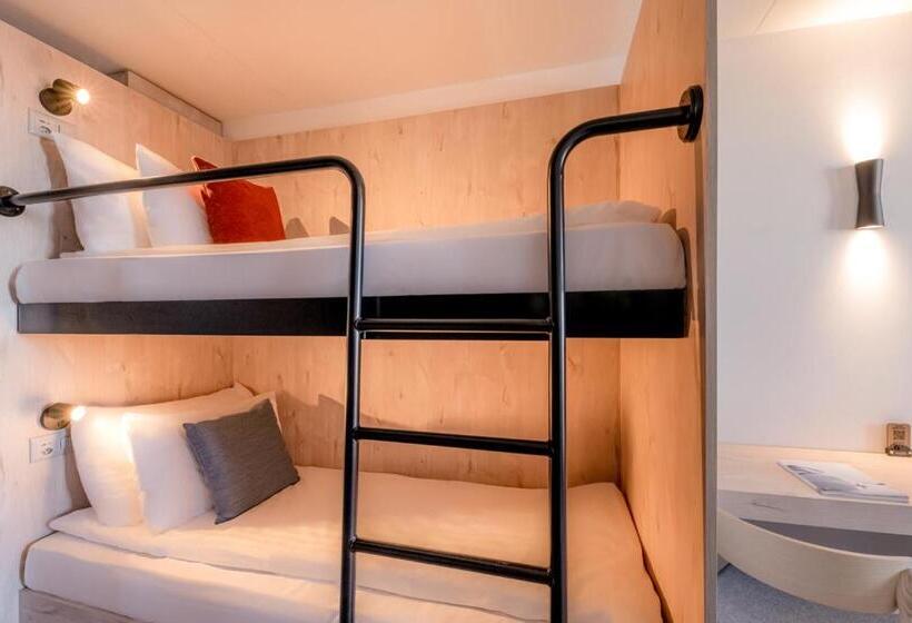 חדר סופריור לארבעה, Victoria Hotel & Residence