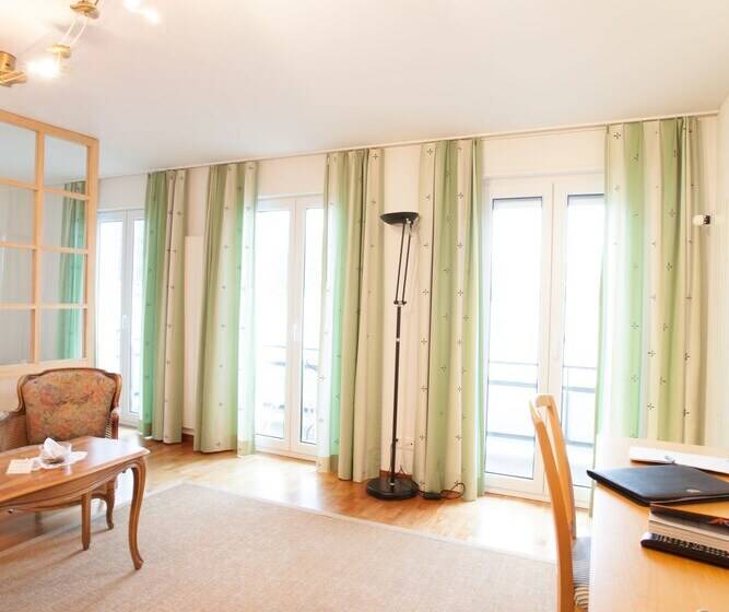 주니어 스위트, Garni Hotel Frohburg