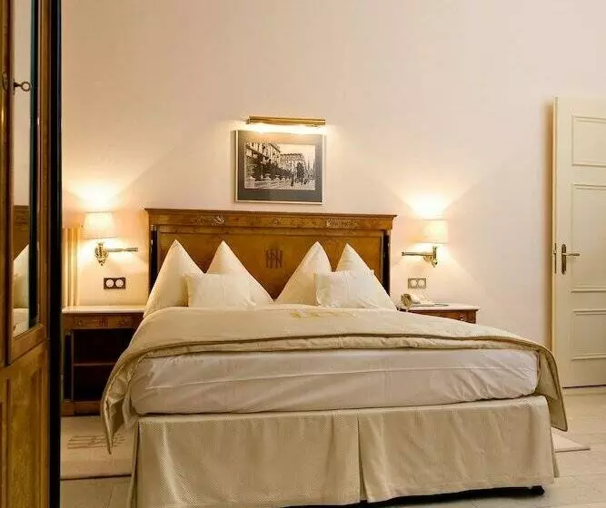 Superior Room City View, Grand Hotel National Luzern