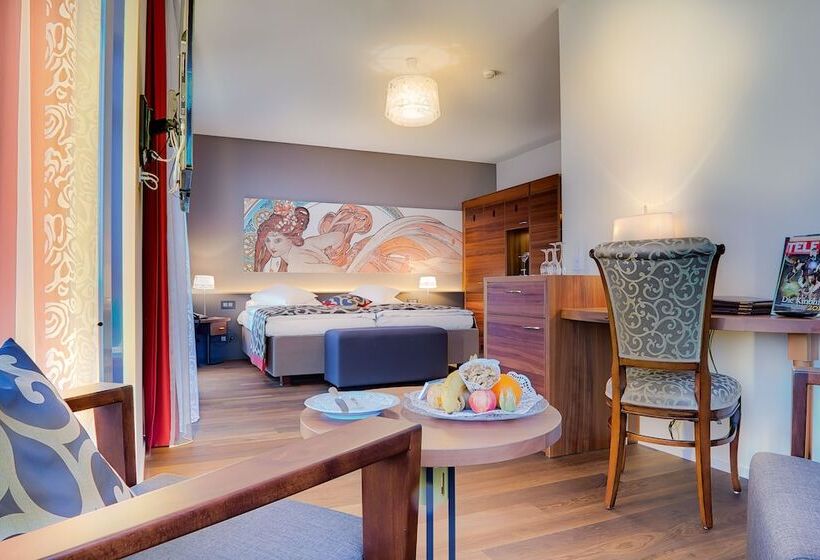 주니어 스위트 호수 전망, Belvédère Strand