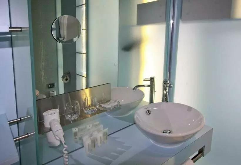 اتاق استاندارد یک نفره, Cristal Design