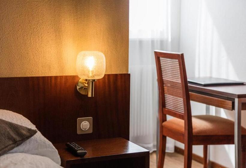 חדר אקונומי, De Chailly