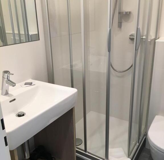 חדר סטנדרט יחיד, De Chailly