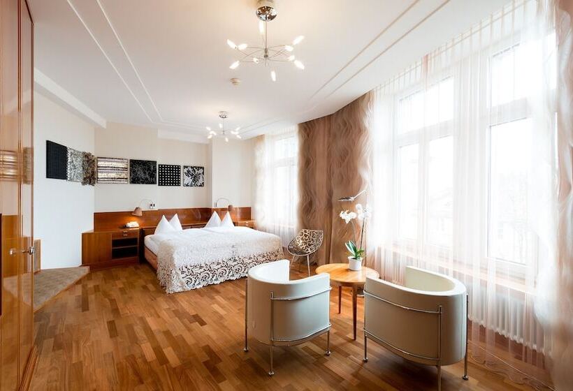 Полулюкс, Einstein St. Gallen