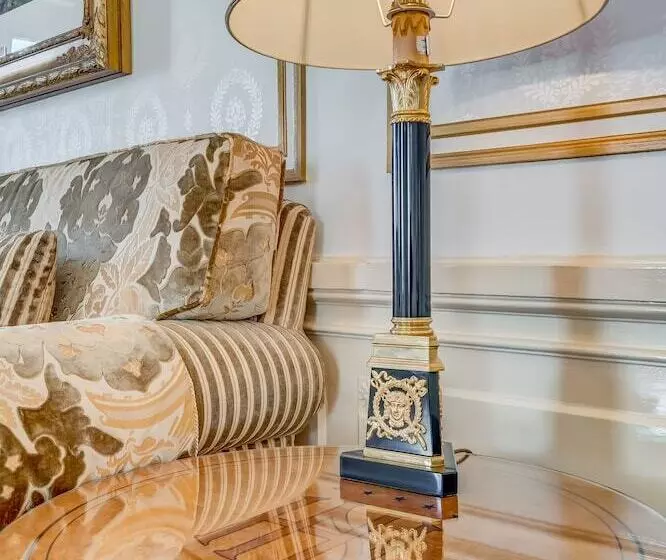 Superior room with lake view, Grand Hotel National Luzern