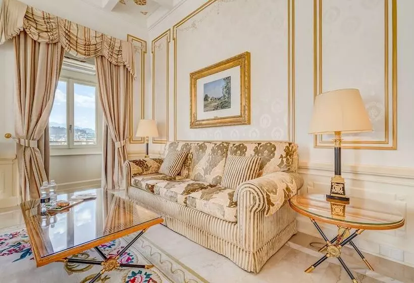 Suite with lake view, Grand Hotel National Luzern