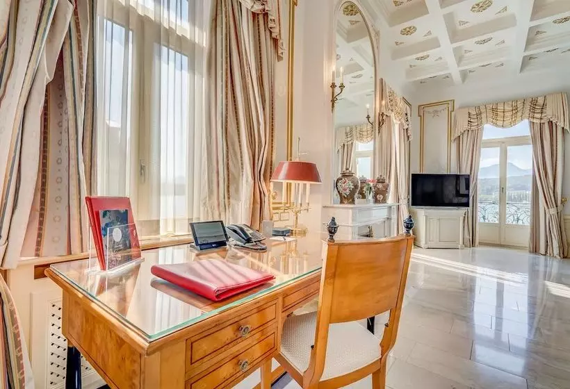 Suite with lake view, Grand Hotel National Luzern