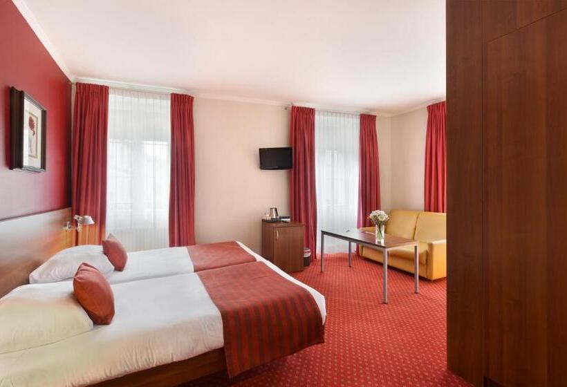 اتاق استاندارد سه نفره, International & Terminus