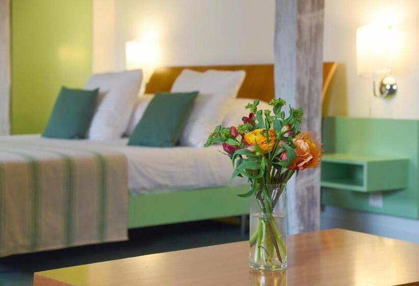 سوییت جونیور, International & Terminus