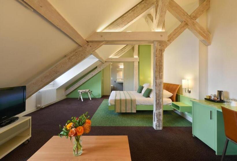 سوییت جونیور, International & Terminus