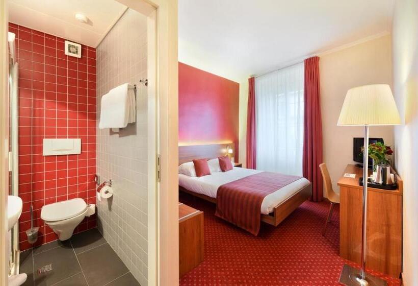 اتاق اکونومی, International & Terminus