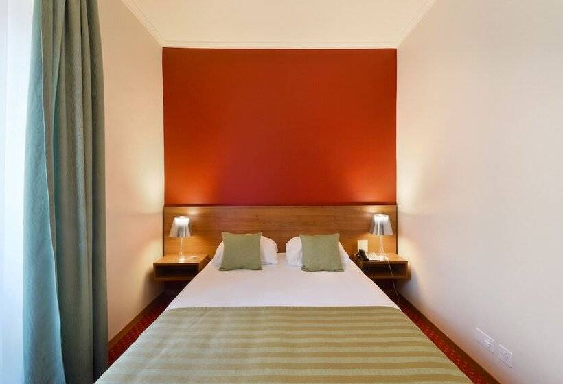 اتاق اکونومی, International & Terminus