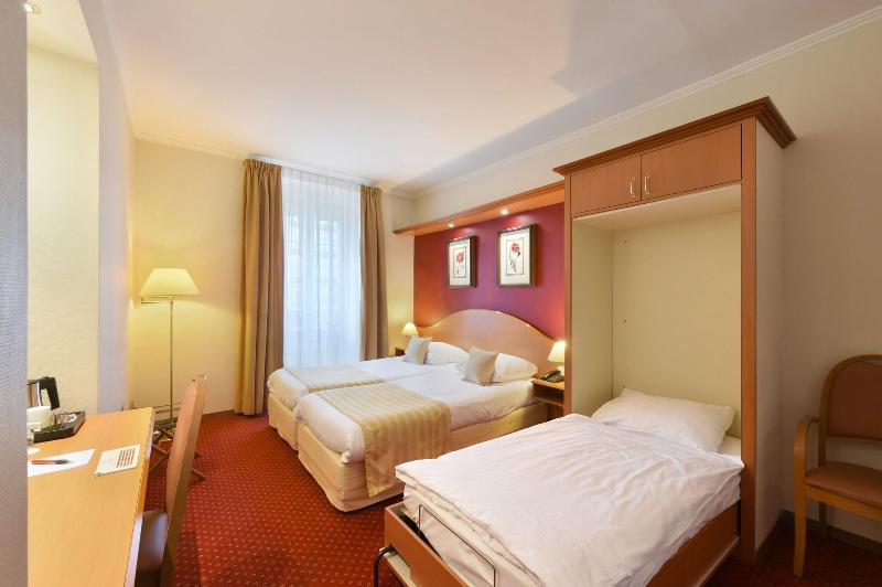 اتاق استاندارد سه نفره, International & Terminus