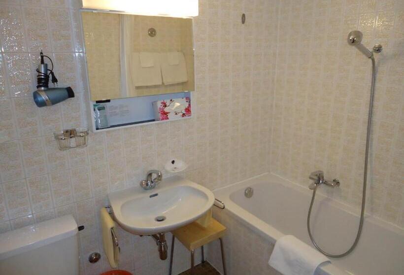 اتاق استاندارد با بالکن, Mirabeau