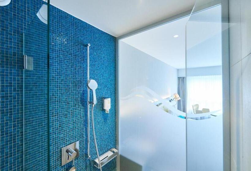 标准间带阳台, Holiday Thun