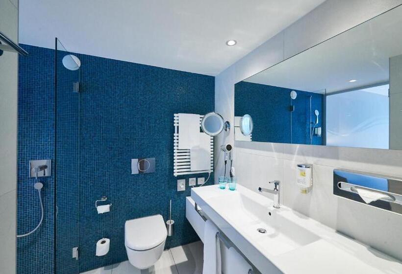 标准间带阳台, Holiday Thun