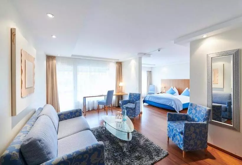 Habitació Quàdruple Estàndard, Holiday Thun