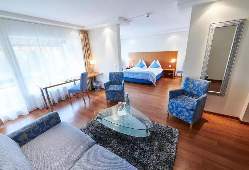 Habitació Quàdruple Estàndard, Holiday Thun